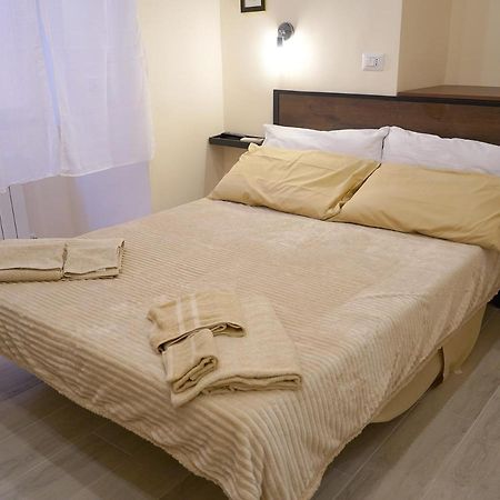 Giulia'S Home Наполи Екстериор снимка