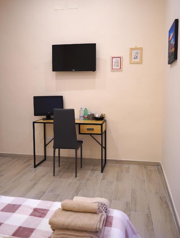 Giulia'S Home Наполи Екстериор снимка