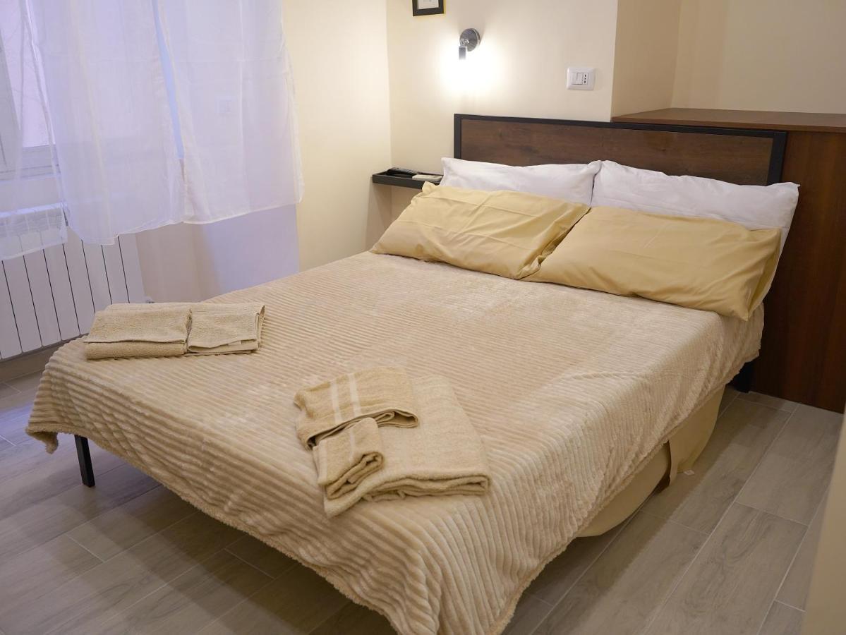 Giulia'S Home Наполи Екстериор снимка