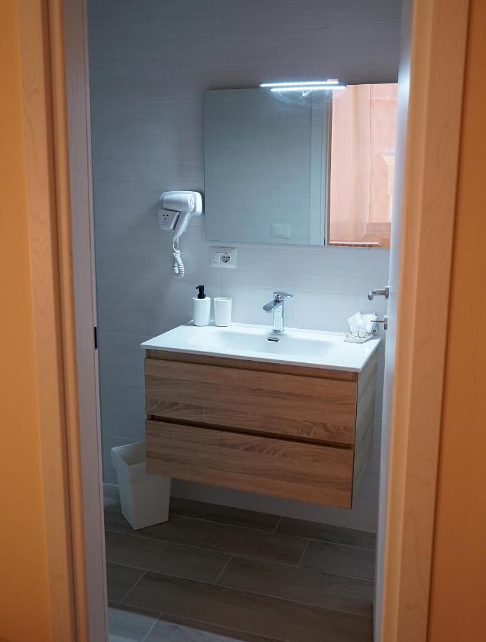 Giulia'S Home Наполи Екстериор снимка